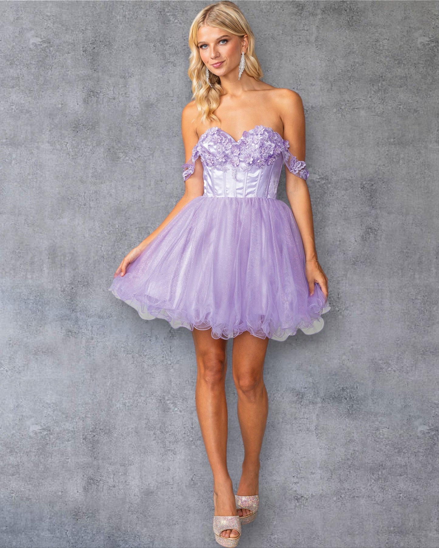 Vestido Corto de Tul con Volantes y Espalda de Corsé para Fiesta de Bienvenida