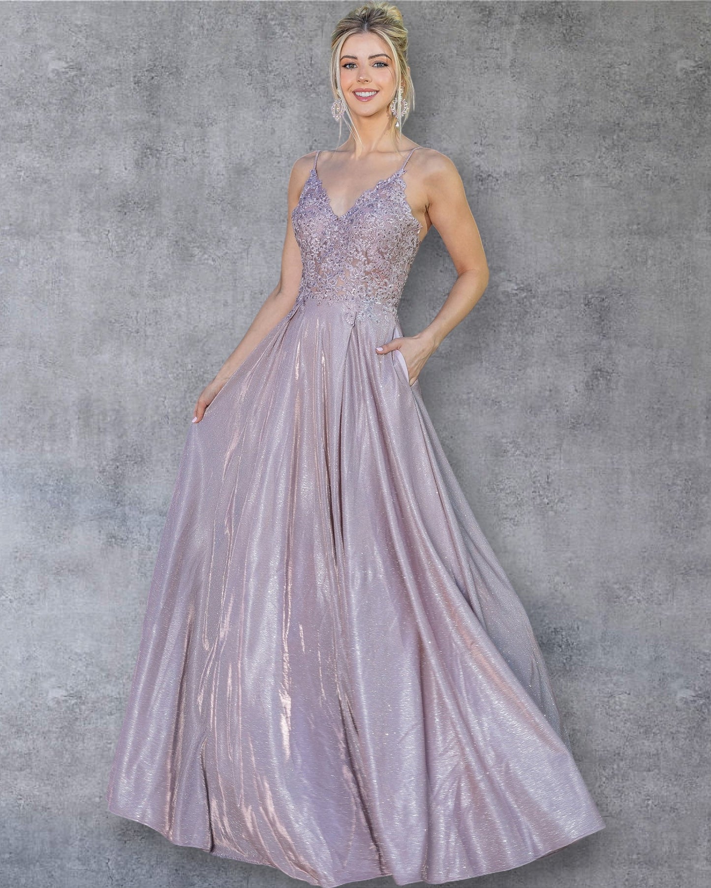 Vestido de Fiesta Brillante Corte A con Escote de Cuentas y Detalle de Cordones