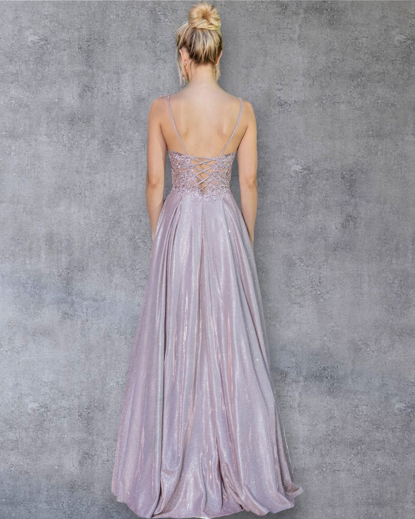 Vestido de Fiesta Brillante Corte A con Escote de Cuentas y Detalle de Cordones