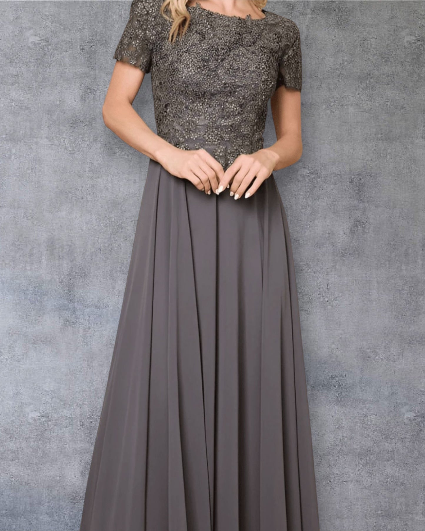 Vestido Largo de Fiesta Gris Grafito con Encaje Bordado y Falda Fluida
