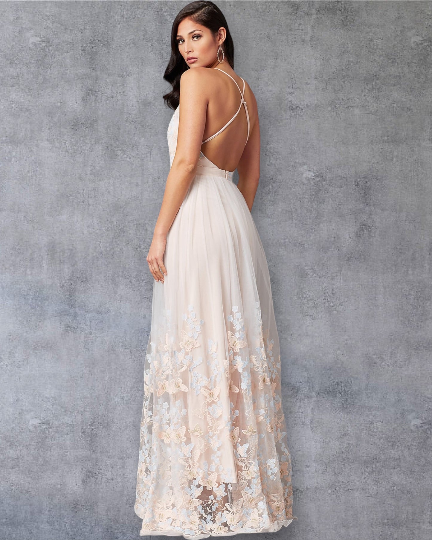 Vestido de Tul con Apliques Florales y Espalda Cruzada