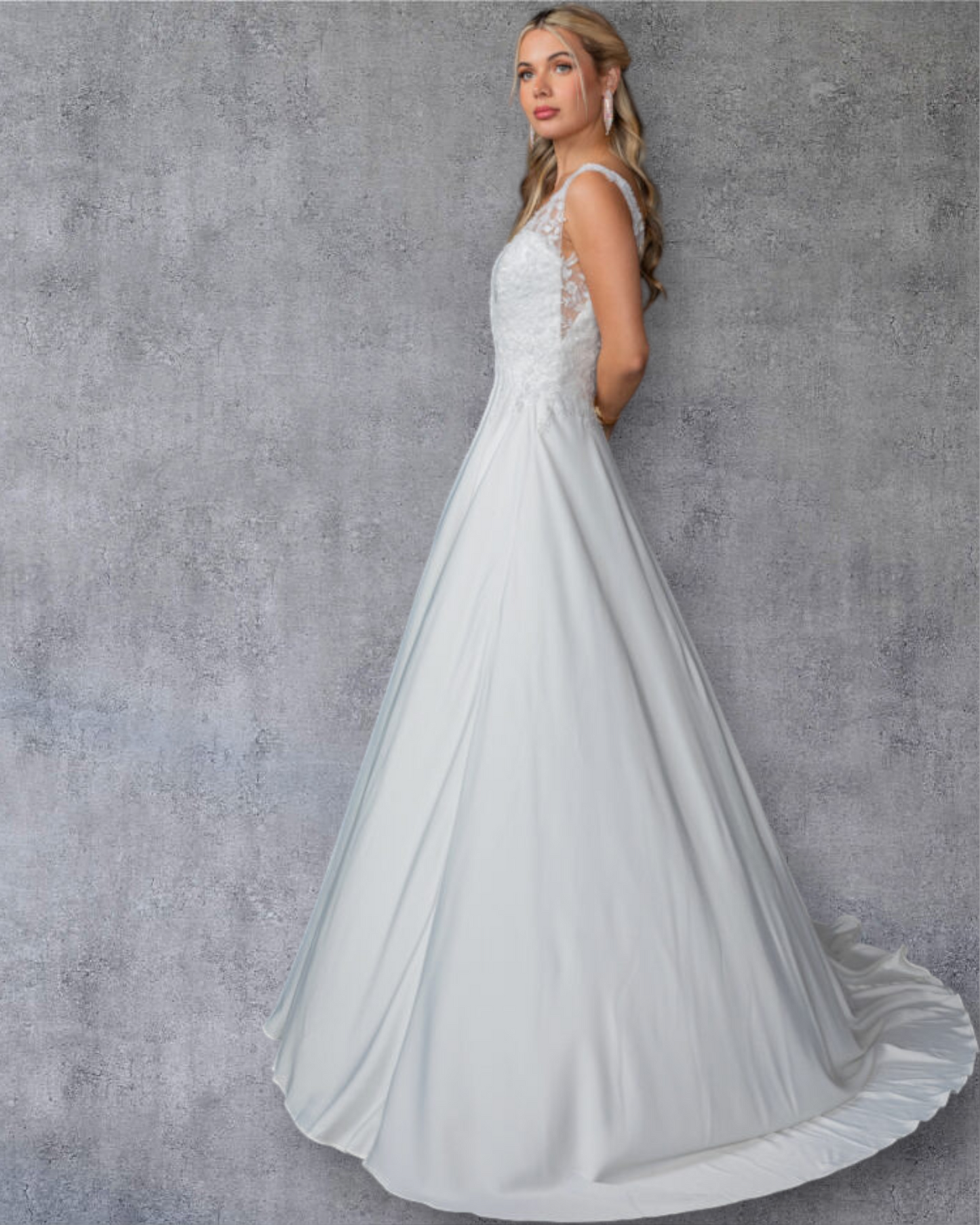 Vestido de Novia  Corte A con Encaje Floral y Escote en V