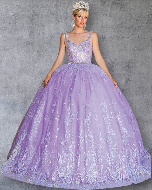 Vestido de quinceañera con corpiño de cuentas, superposición bordada