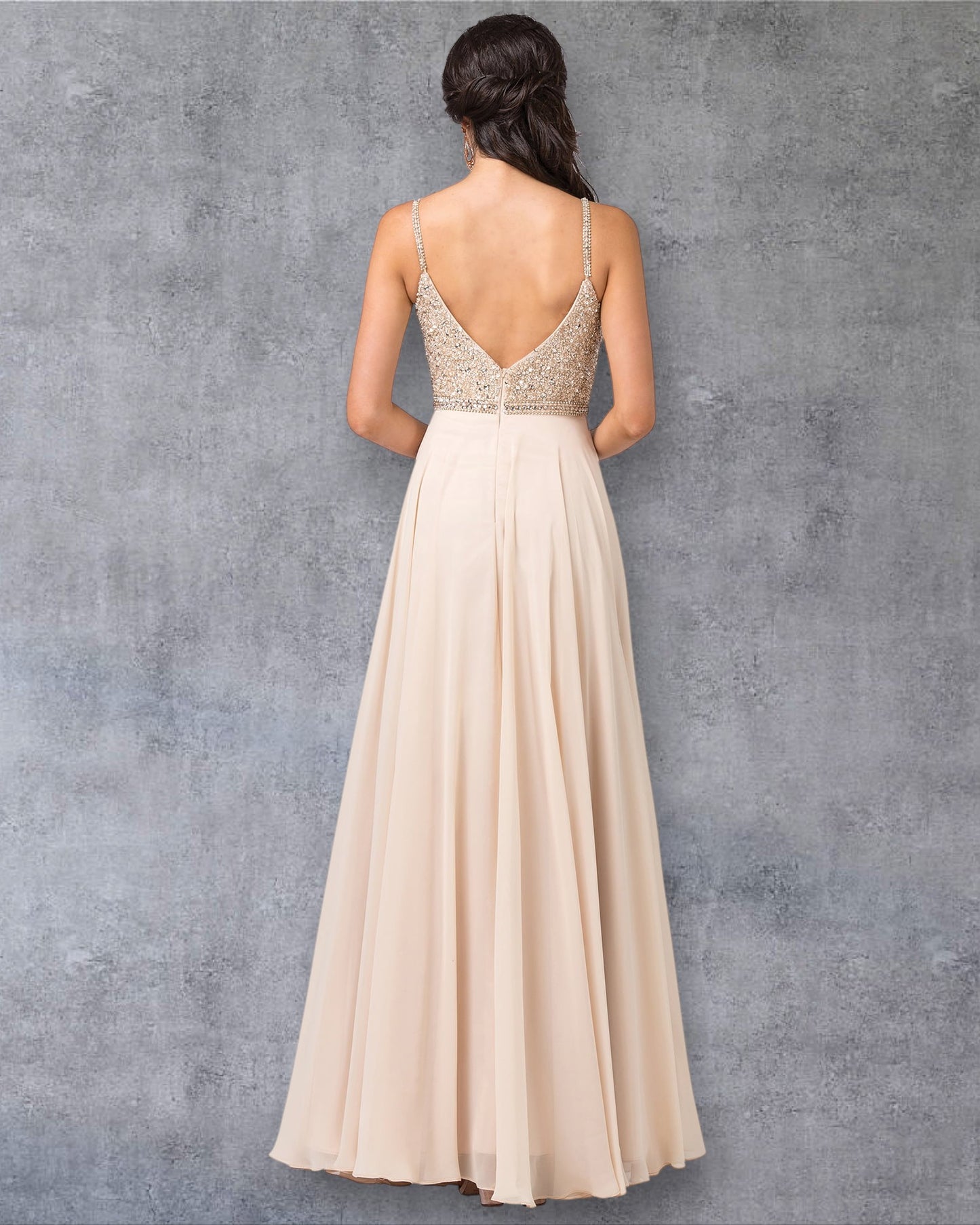 Vestido de fiesta de gasa con escote en A y tirantes finos con corpiño adornado