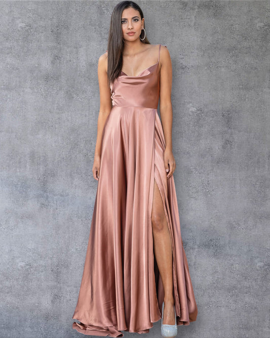 Vestido de fiesta de satén sedoso en forma de A con tirantes finos y espalda desbocada suave