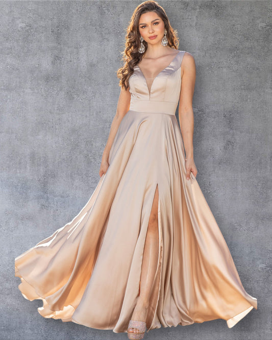 Elegante vestido de noche de satén con espalda escotada y falda amplia.