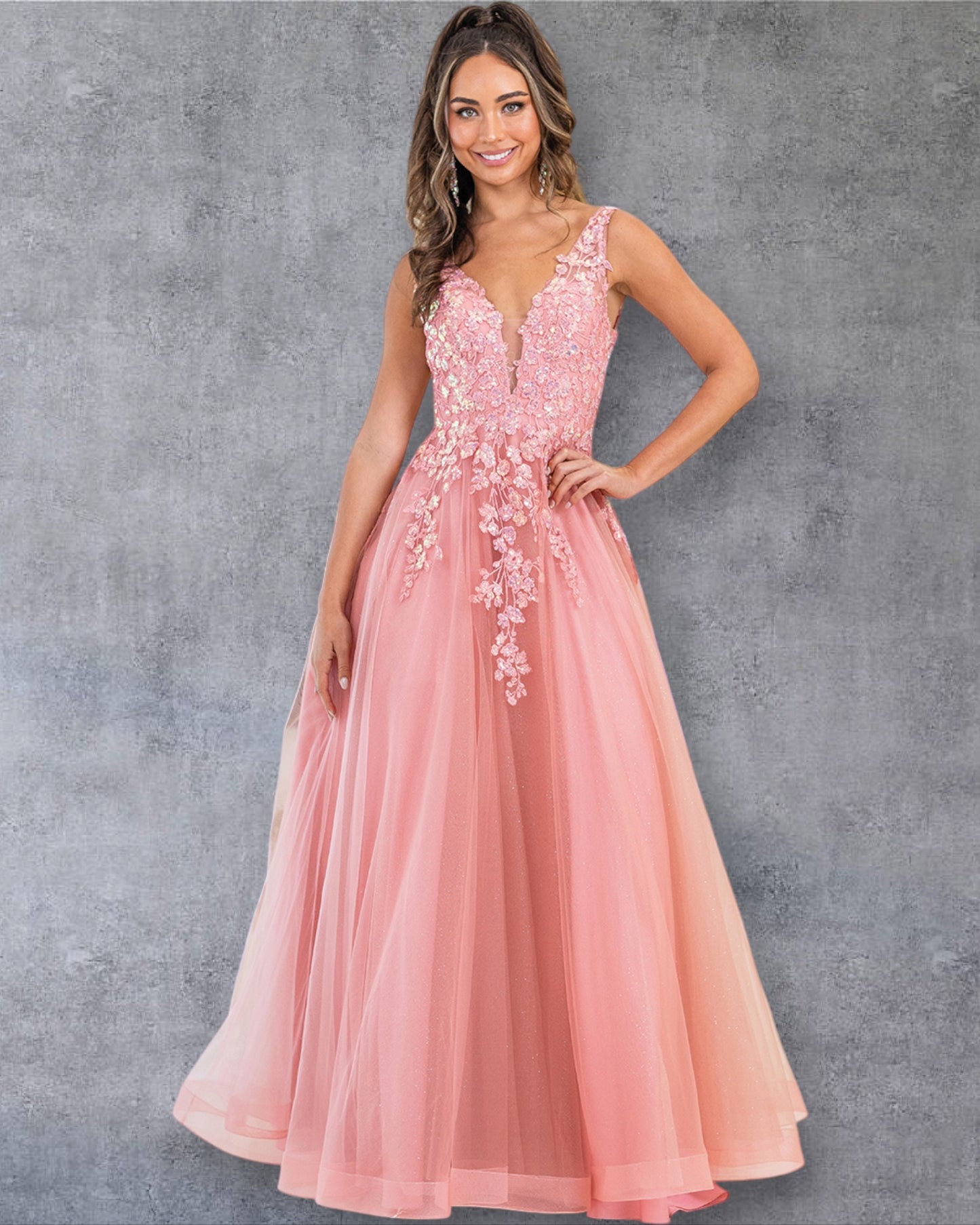 Vestido de fiesta de tul encantador con corte A, apliques florales y escote transparente.