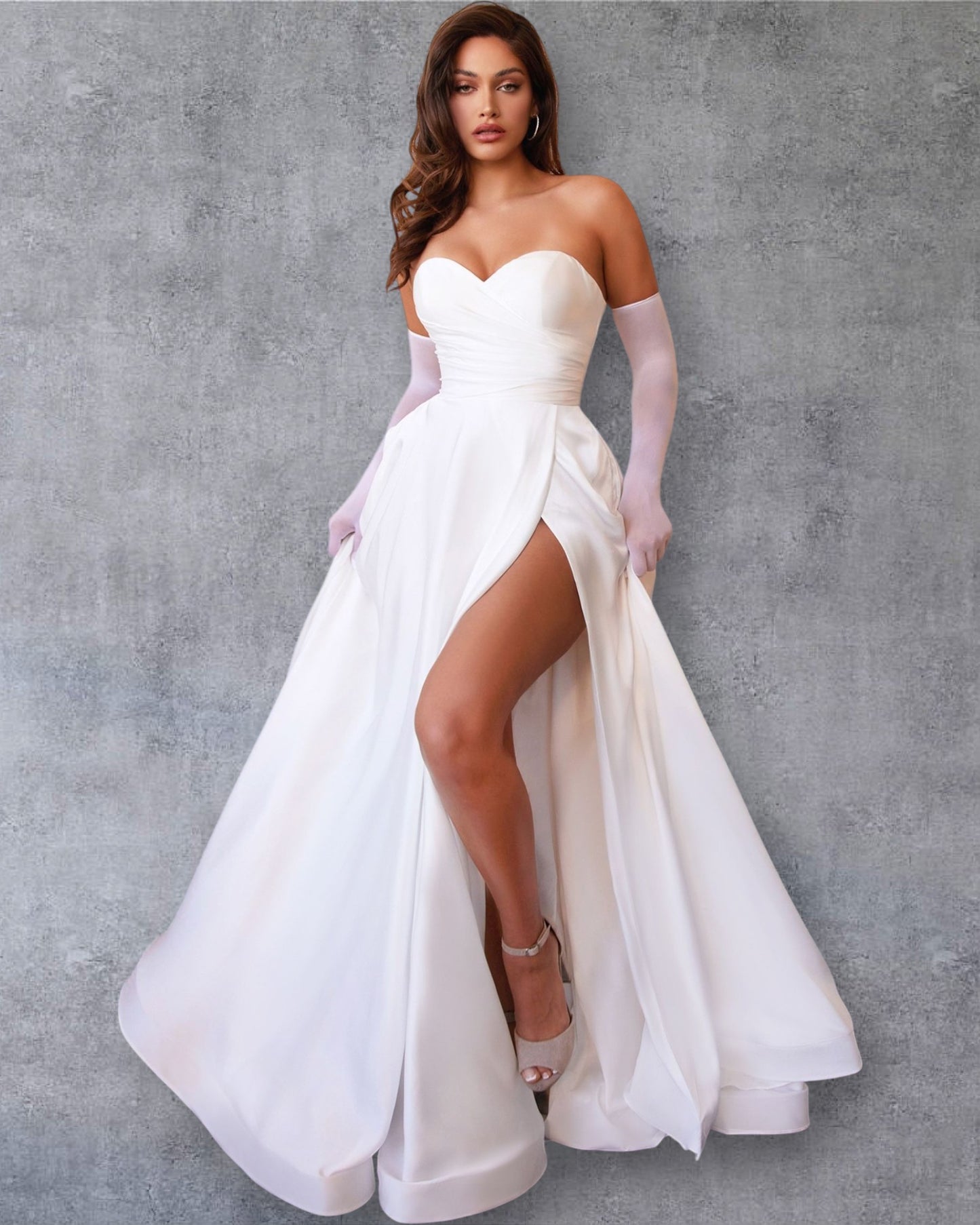Vestido de Novia Strapless con Escote Corazón y Abertura Latera