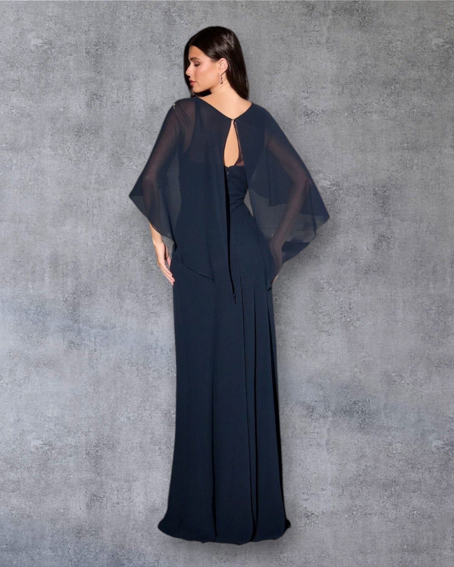 Vestido de Fiesta con Capa Fluida y Drappeado