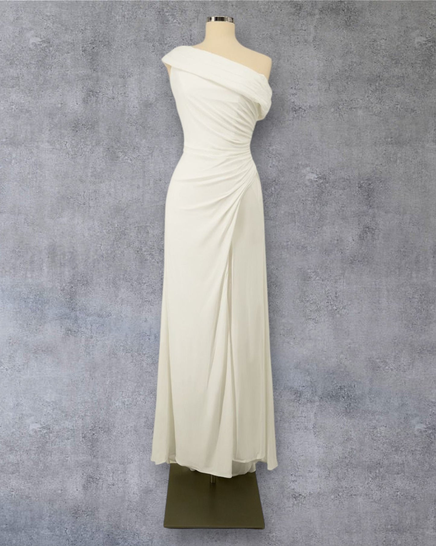 Vestido de Novia Blanco Asimétrico con Drapeado Suave